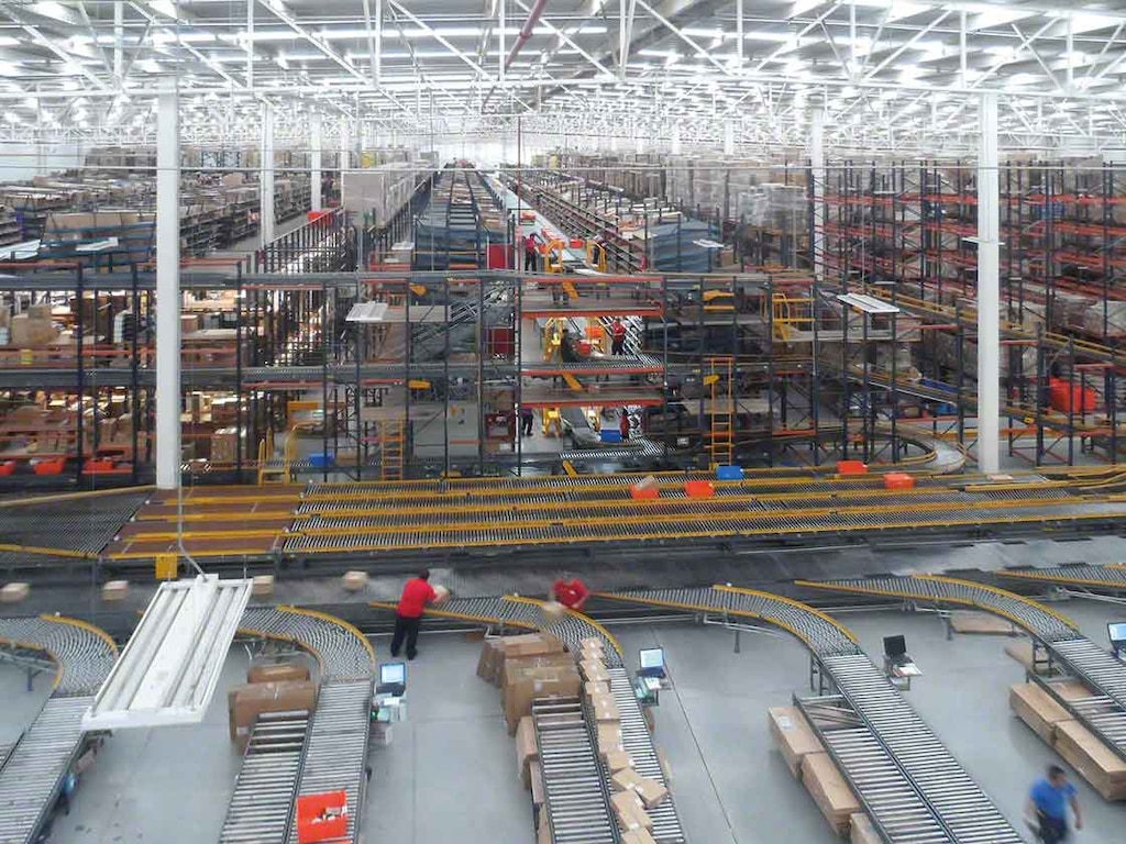 Los sistemas automáticos y el sistema del depósito permiten mejorar rapidez de los procesos, contribuyendo a una última milla más precisa Los sistemas automáticos y el sistema del depósito permiten mejorar rapidez de los procesos, contribuyendo a una última milla más precisa