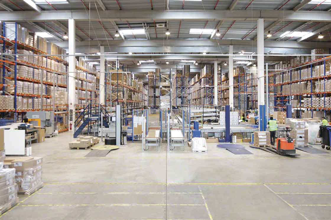 Ejemplo de depósito semiautomático: Arvato France Ejemplo de depósito semiautomático: Arvato France