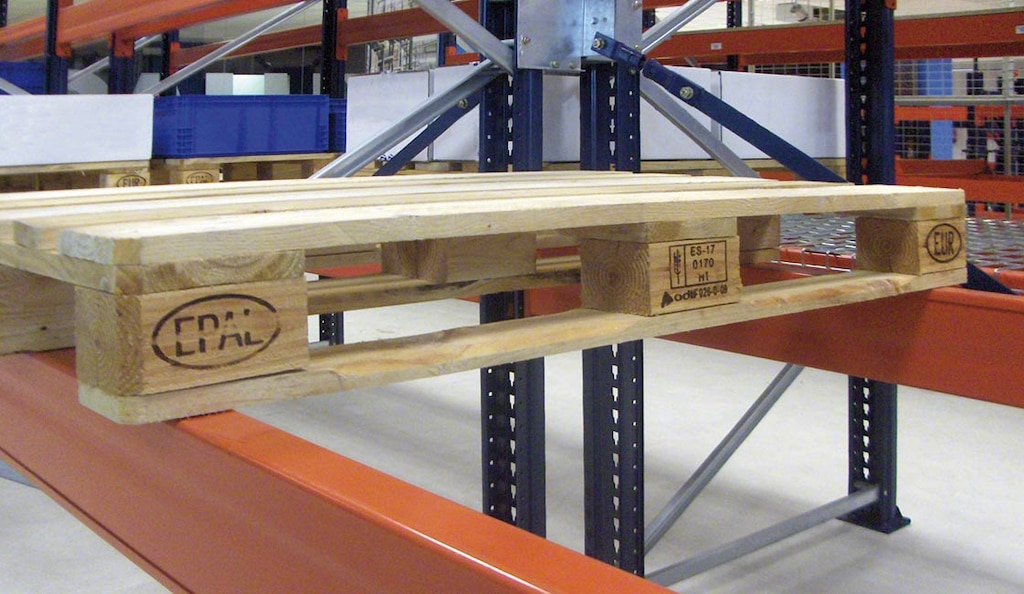 Un europalet se caracteriza por tener unas dimensiones de 1.200 mm x 800 mm