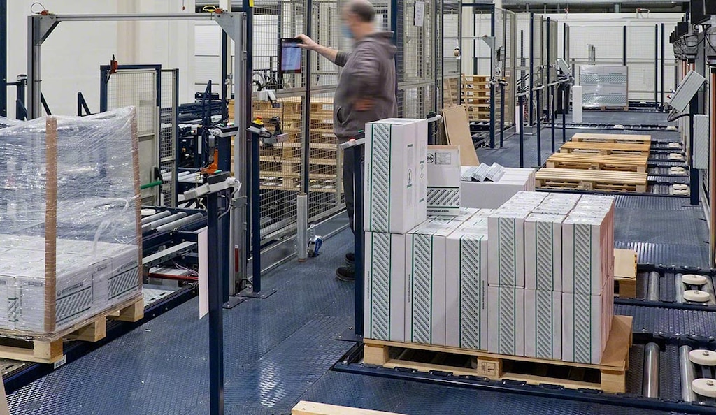 Paletizar la mercadería de forma correcta es clave para garantizar la seguridad en un depósito automático