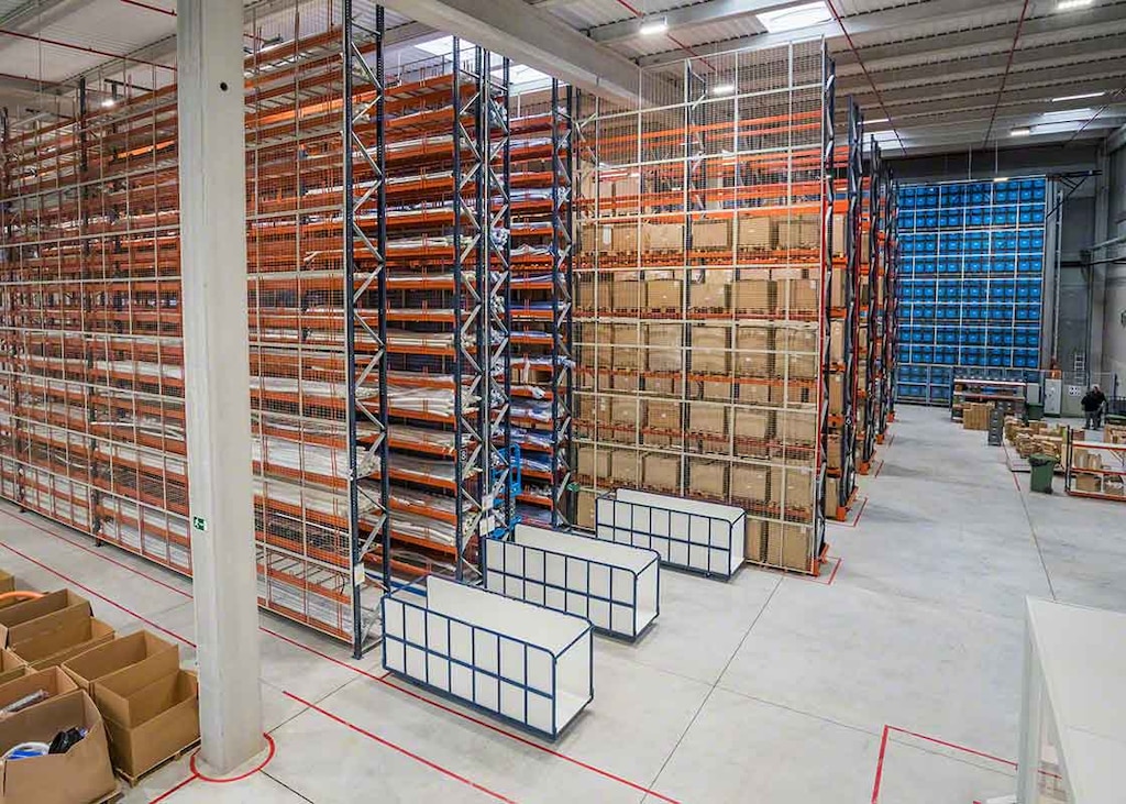 El sobrestock producido por el efecto látigo puede poner contra las cuerdas la capacidad de almacenamiento de las instalaciones El sobrestock producido por el efecto látigo puede poner contra las cuerdas la capacidad de almacenamiento de las instalaciones