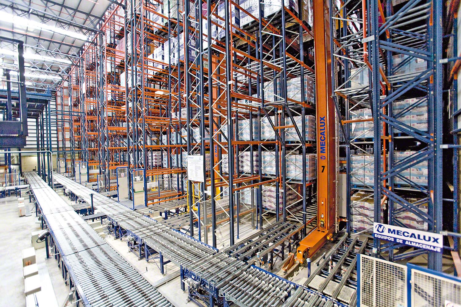 Depósito automático de pallet servido por transelevadores monocolumna