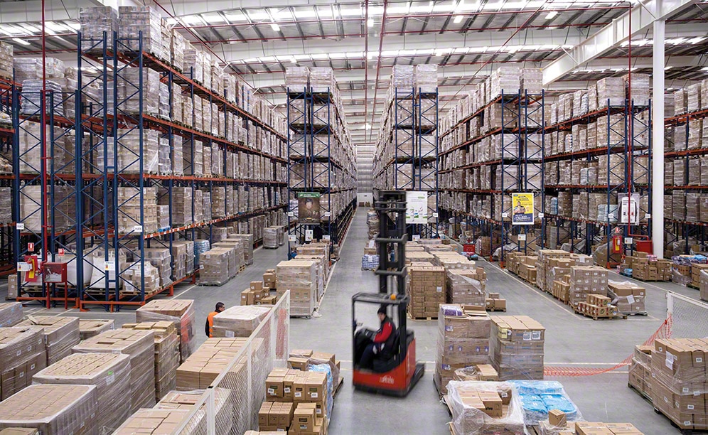 En una superficie de 12.000 m², Unilever puede almacenar 15.055 pallets