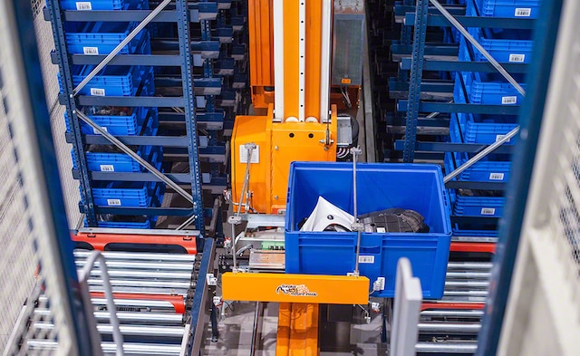 El nuevo centro de Surplus Motos con un depósito automático de cajas