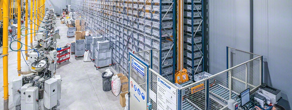 El fabricante de botones Luca Cuccolini instala un depósito automático de cajas El fabricante de botones Luca Cuccolini instala un depósito automático de cajas