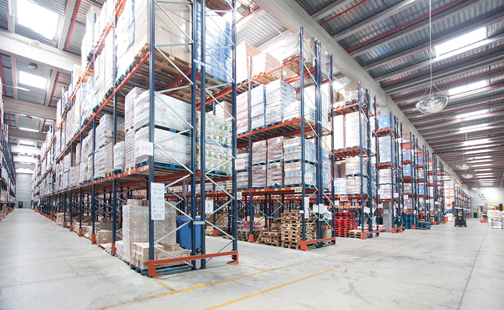 Carreras Grupo amplía su capacidad en 48.000 pallets y agiliza el picking con racks selectivos Carreras Grupo amplía su capacidad en 48.000 pallets y agiliza el picking con racks selectivos