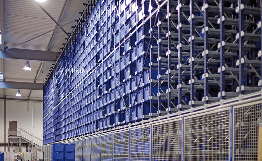 Múltiples soluciones para el almacenamiento y picking de cajas y pallets de artículos de cerrajería Múltiples soluciones para el almacenamiento y picking de cajas y pallets de artículos de cerrajería