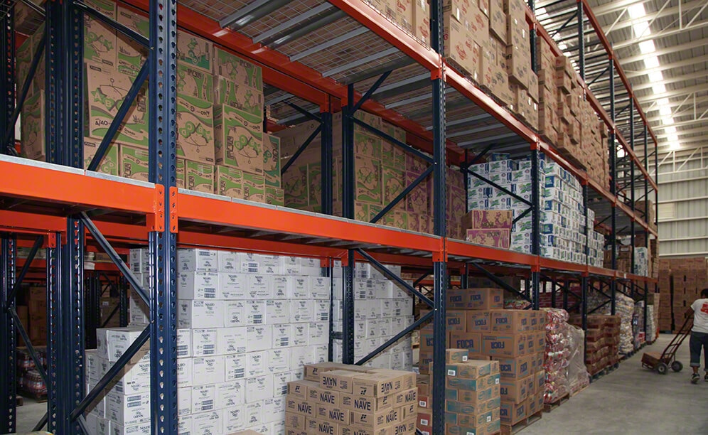 Depósito con racks sismorresistentes para Abarrotes La Y Griega en México Depósito con racks sismorresistentes para Abarrotes La Y Griega en México