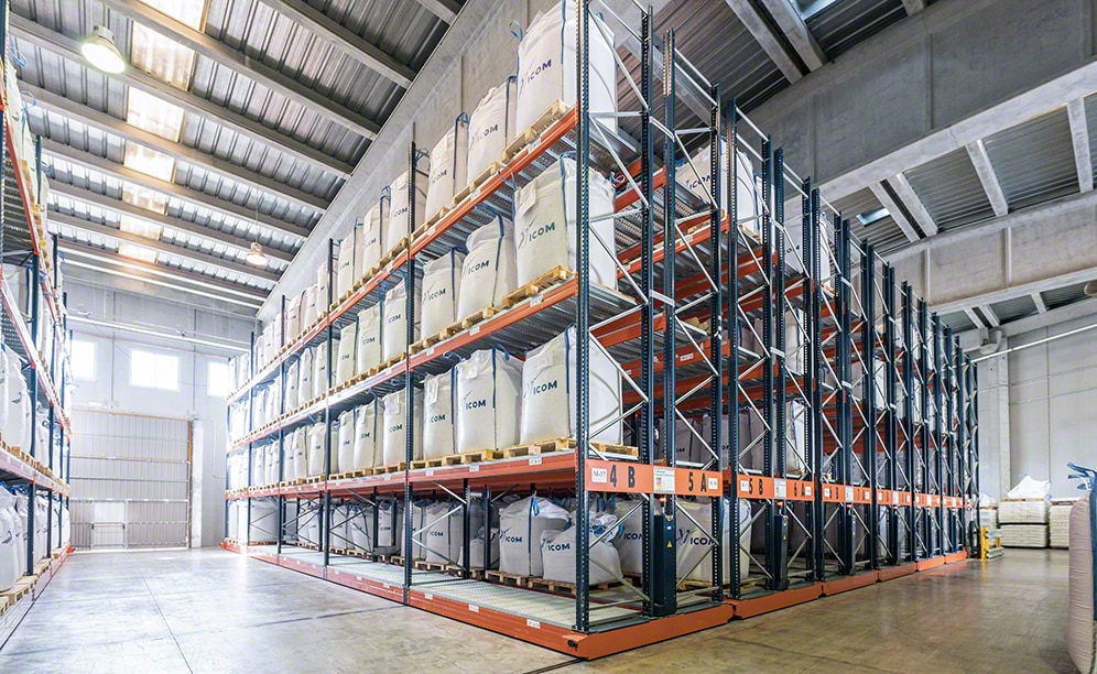 Racks Movirack: una solución para el almacenamiento de plástico en sacos Racks Movirack: una solución para el almacenamiento de plástico en sacos