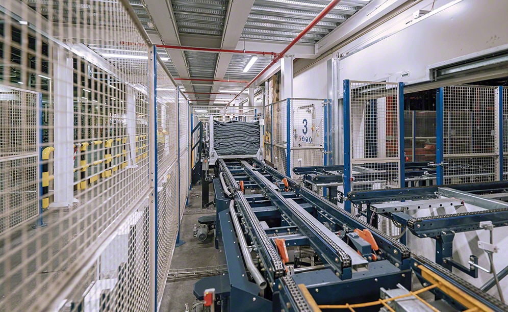 Depósito automático autoportante de Michelin en Vitoria integrado con producción Depósito automático autoportante de Michelin en Vitoria integrado con producción