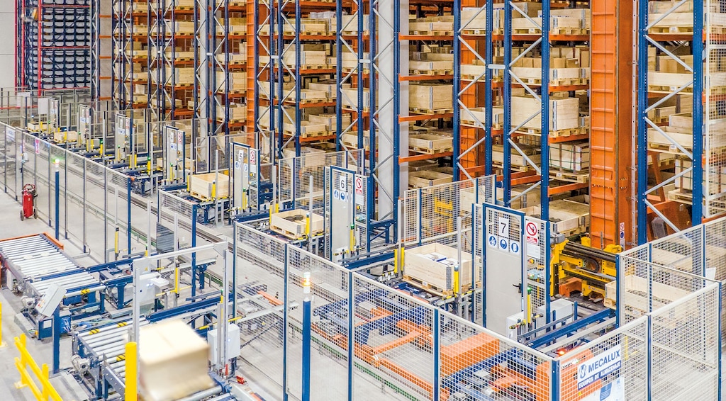 Transelevador trilateral automático Transelevador trilateral automático