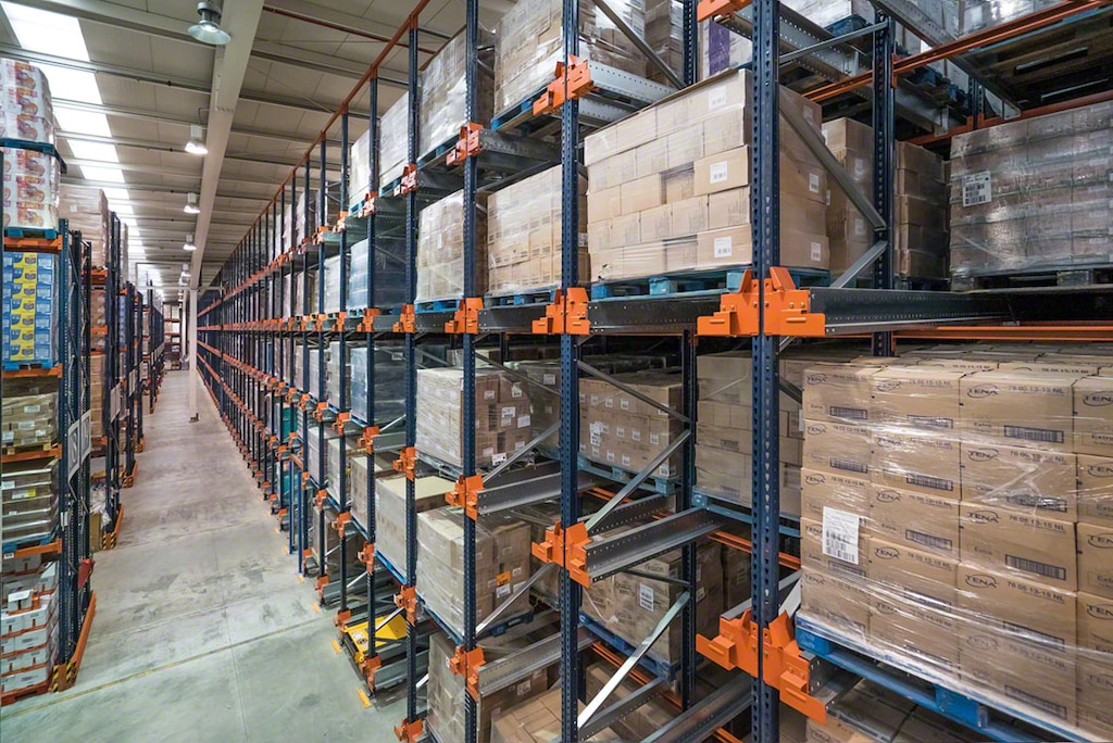 Estanterías compactas para las referencias A en el depósito de Marvimundo Estanterías compactas para las referencias A en el depósito de Marvimundo