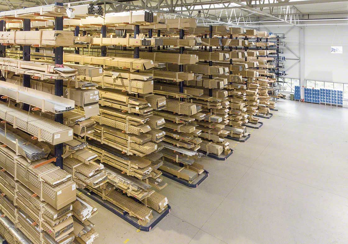 Los depósitos dedicados a la logística de producción pueden tener suministros con características especiales