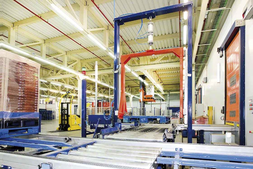 Los PIE tienen como función verificar las medidas y el buen estado tanto del pallet como de la mercadería Los PIE tienen como función verificar las medidas y el buen estado tanto del pallet como de la mercadería
