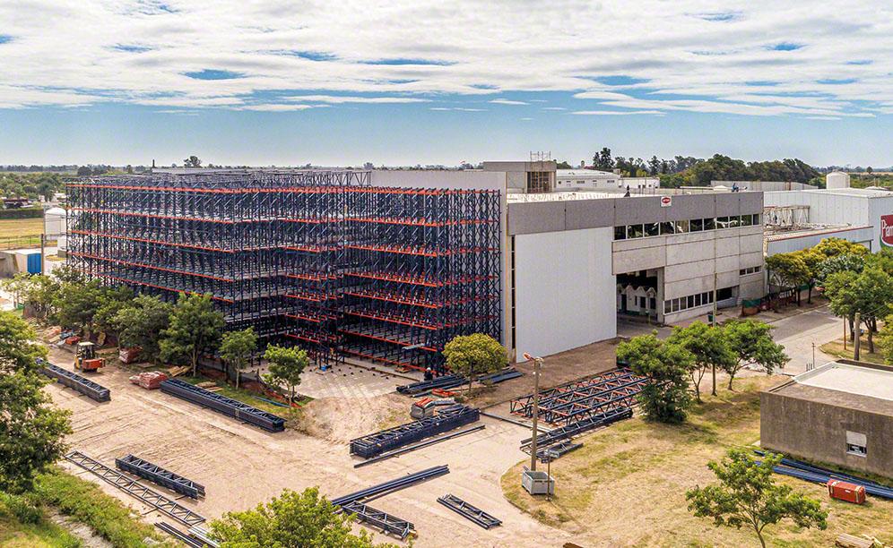 La Piamontesa moderniza su nuevo depósito automático en Argentina La Piamontesa moderniza su nuevo depósito automático en Argentina