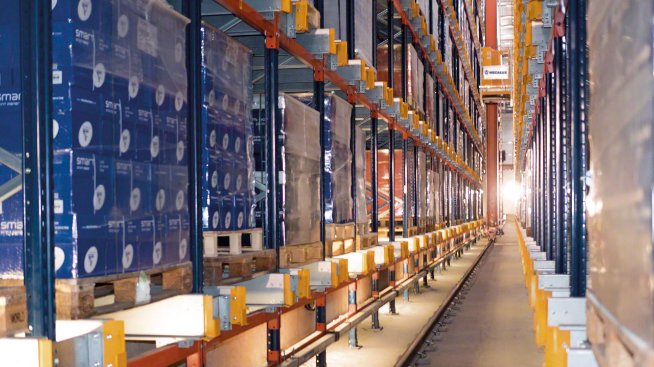 Alta productividad en el depósito robotizado de Clairefontaine Alta productividad en el depósito robotizado de Clairefontaine