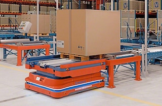 Los AMR configuran una solución de transporte flexible e inteligente