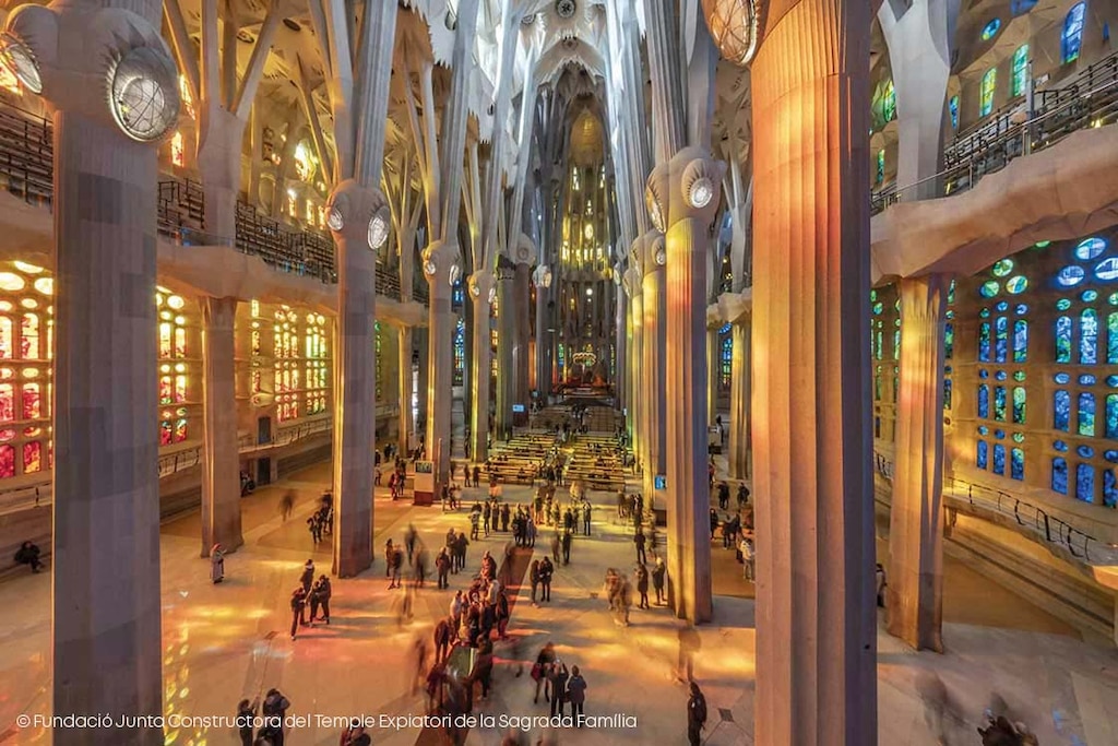 La logística detrás de un templo vivo donde se equilibran obras, turismo y actividad religiosa