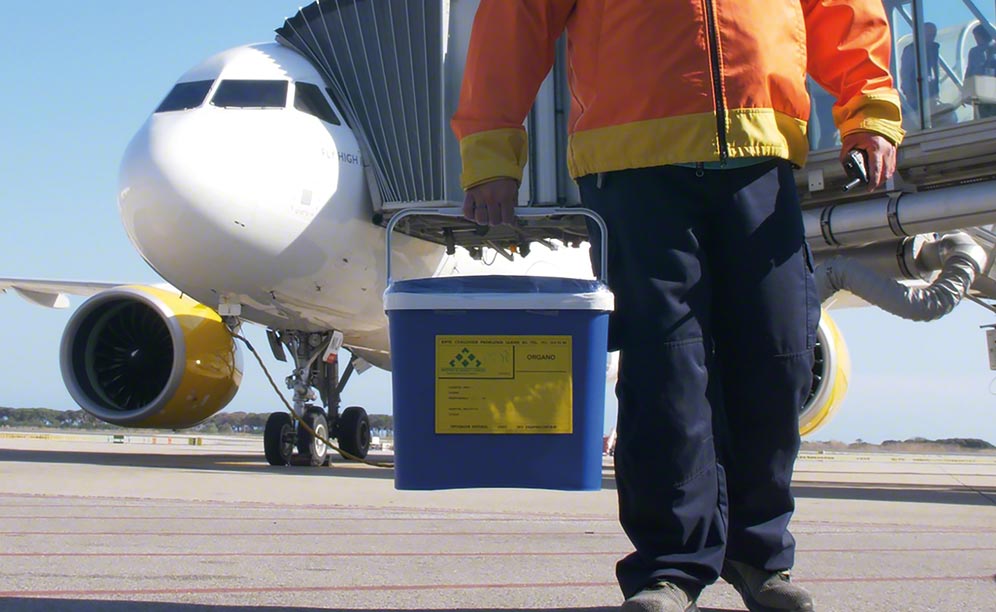 Varias aerolíneas trasladan los órganos en cabina de forma desinteresada