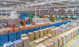 Ejemplos de estrategias de distribución (exclusiva, intensiva y otros tipos) Ejemplos de estrategias de distribución (exclusiva, intensiva y otros tipos)