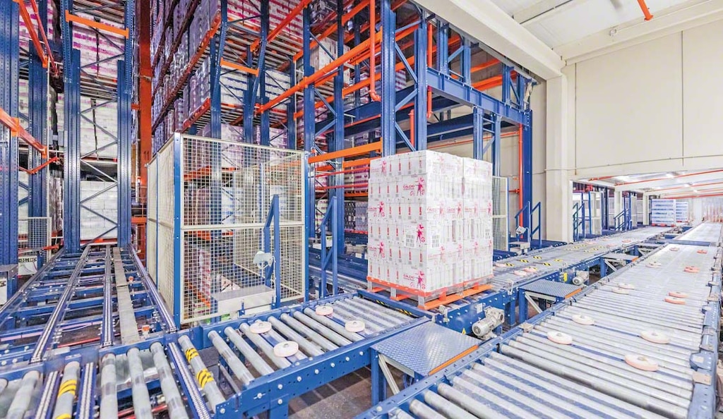 Esnelat emplea transelevadores para almacenar y despachar más de 350.000 pallets anuales con producto perecedero