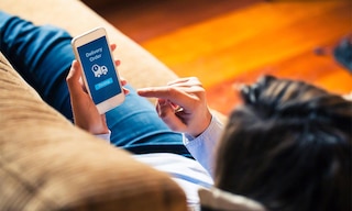 El seguimiento de pedidos consiste en rastrear en tiempo real la ubicación y estado de cada paquete