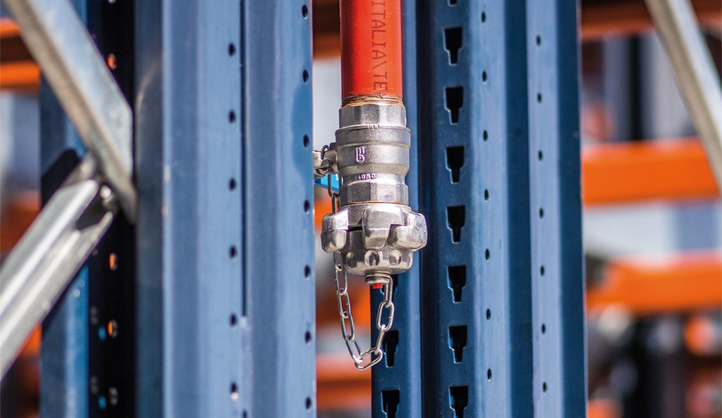 Los rociadores automáticos de agua se basan en un principio de extinción distinto al de la sofocación