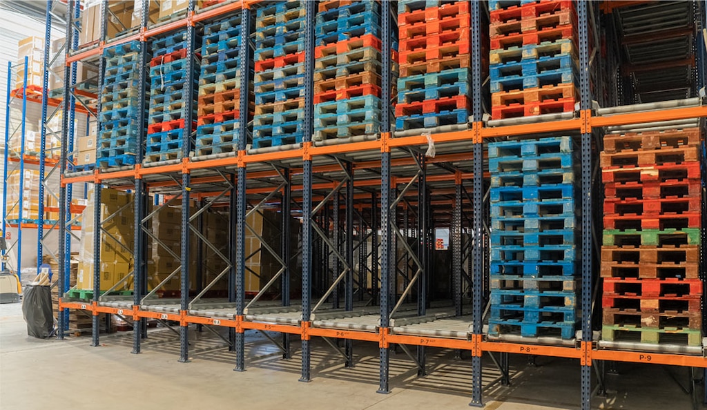 El color de un pallet suele identificar al propietario o al pool al que pertenece