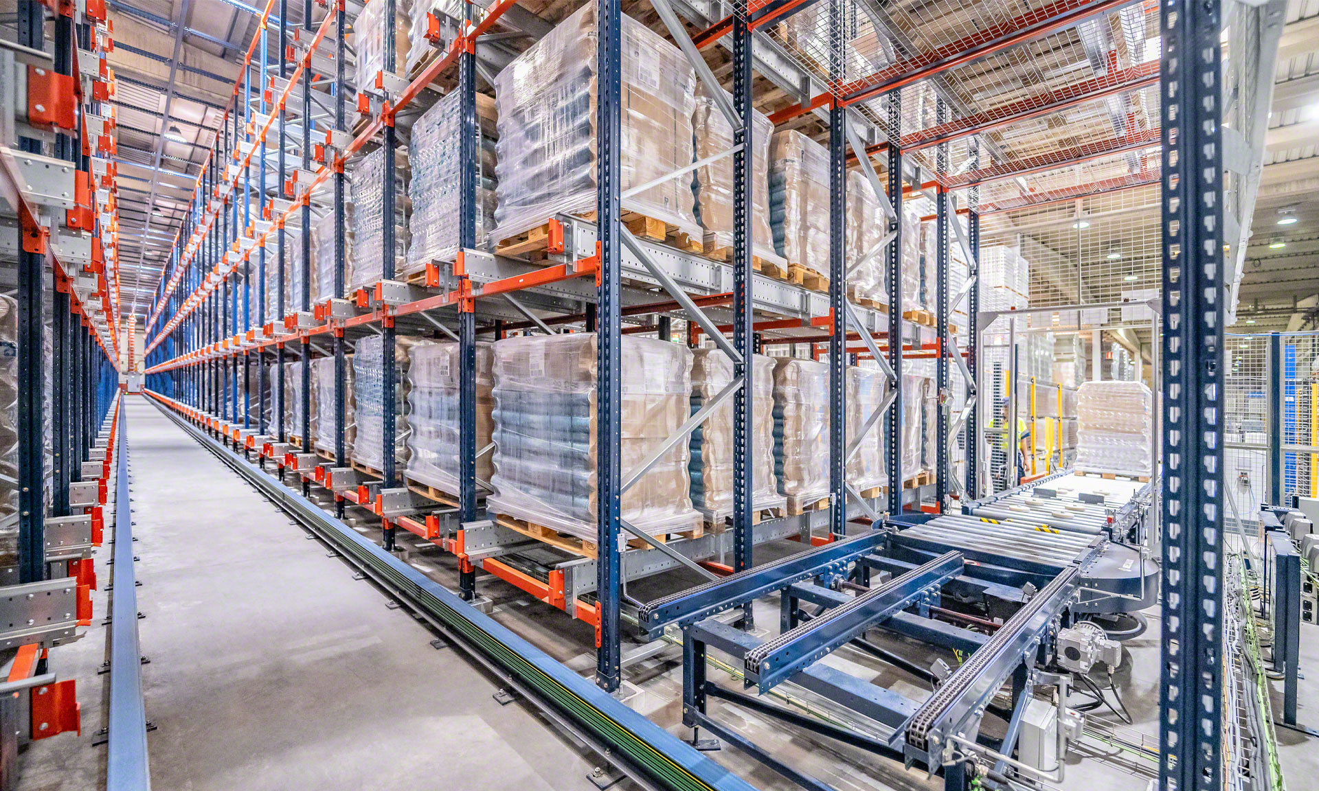Grupo Envases automatiza su depósito de tapas de hojalata procedentes de producción Grupo Envases automatiza su depósito de tapas de hojalata procedentes de producción