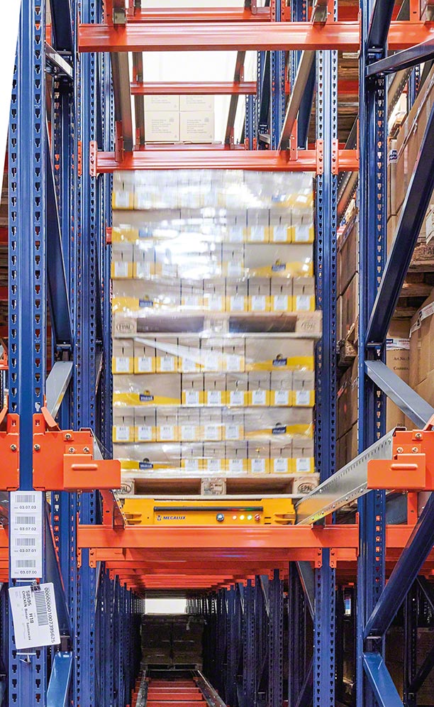 Vitakraft ha optimizado el espacio de su depósito con el sistema Pallet Shuttle